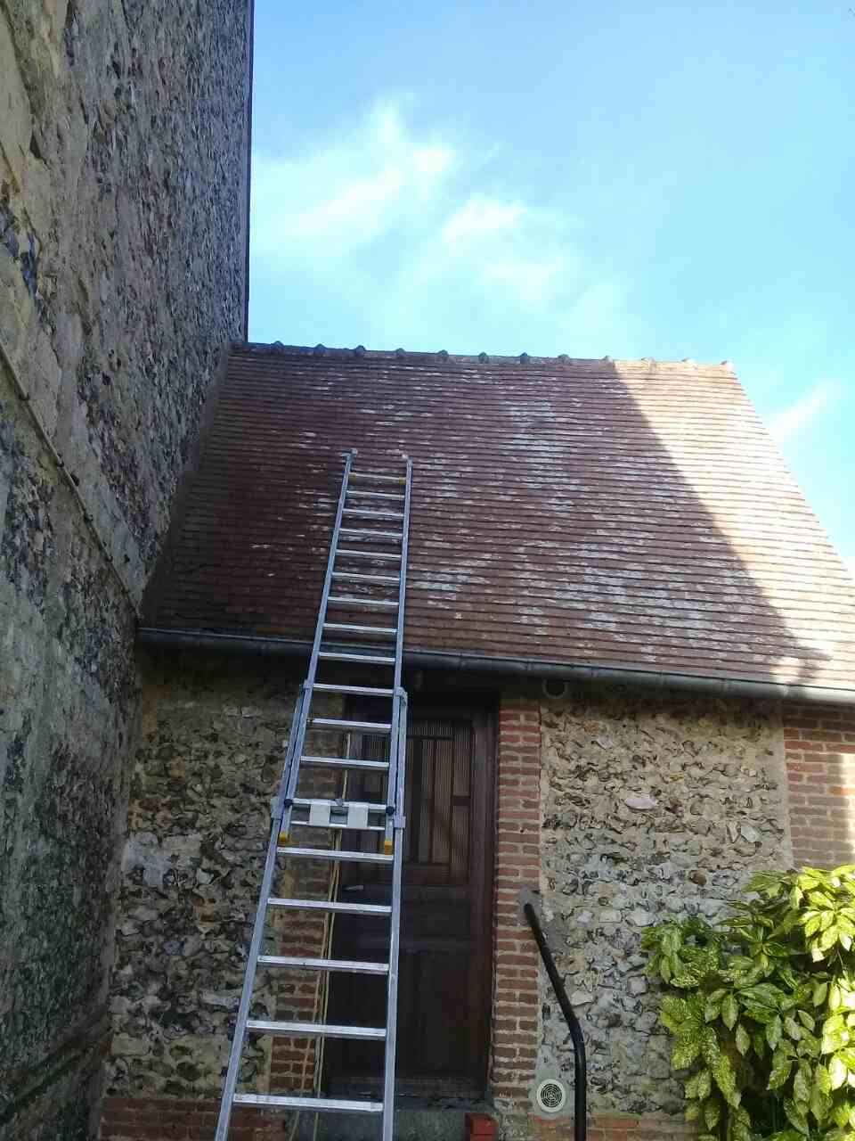 Restauration de volets sur un château